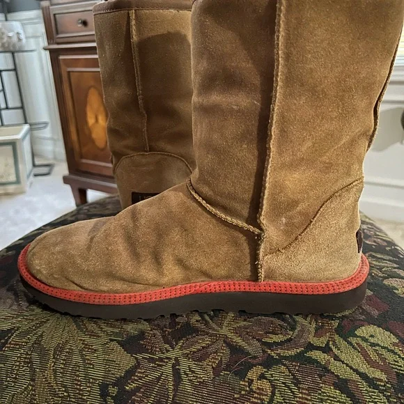 UGG Men's Classic Short Boots with Red Sole - Picture 5 of 11